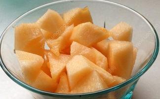 吃哈密瓜喉咙红了,喉咙不适需注意